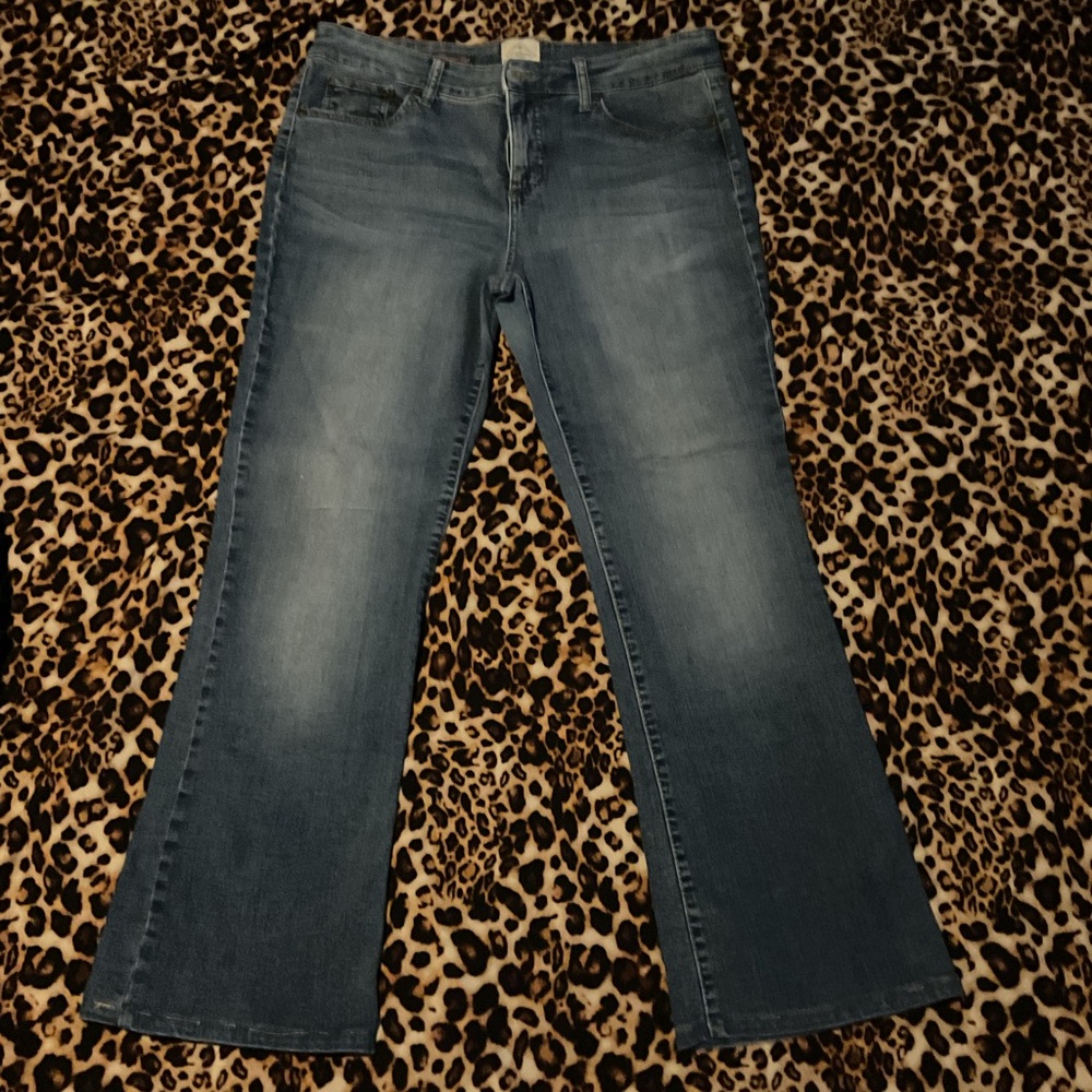 St. John’s Bay Women’s bootcut leg denim pants in size 14P